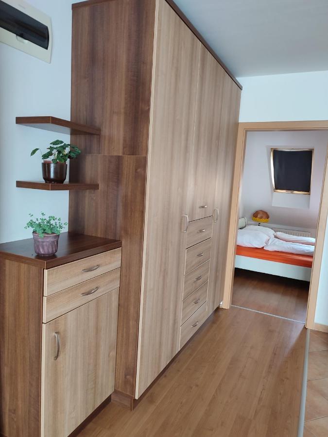 Larix Apartman Sarvar Exterior foto
